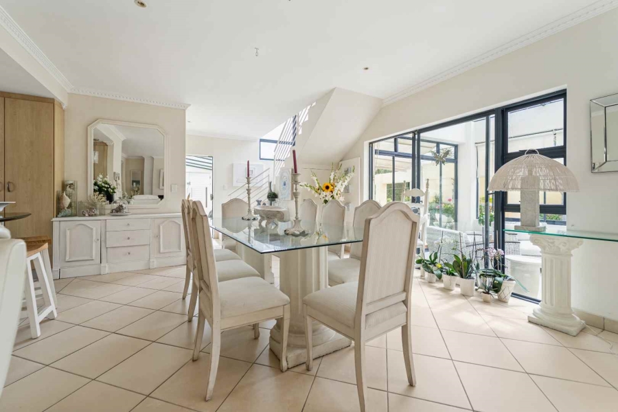 4 Bedroom Property for Sale in Sunset Links Western Cape
